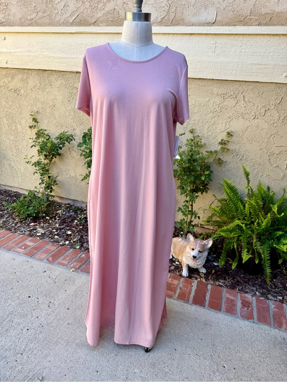 NWT Classic Short-Sleeve Maxi Dress in Dusty Pink